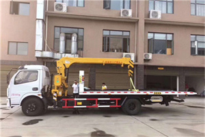 蝶山附近汽车轮胎更换