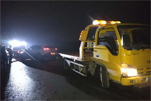 蝶山24小时车辆搭电联系电话